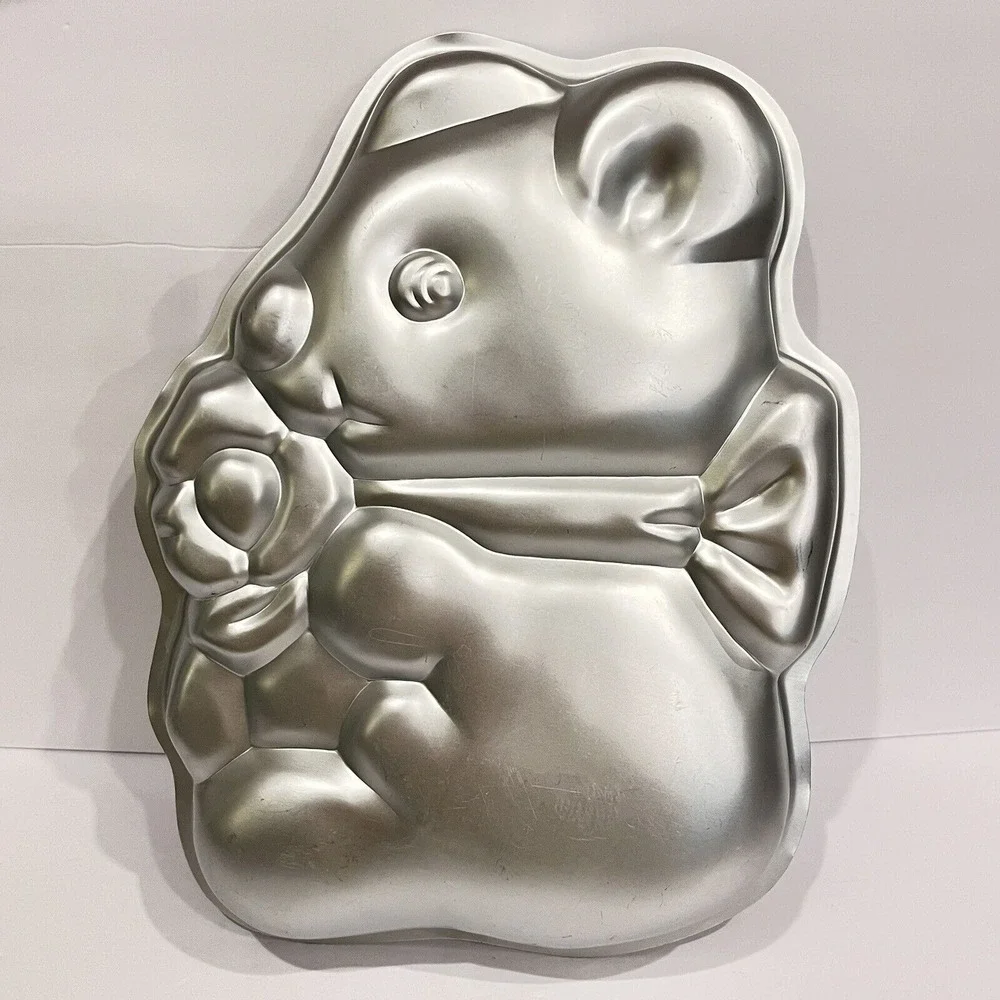 VTG Wilton Teddy Bear Cake Pan‎ Mold  502-7458 w/ Bow Holding Flower Kids Party